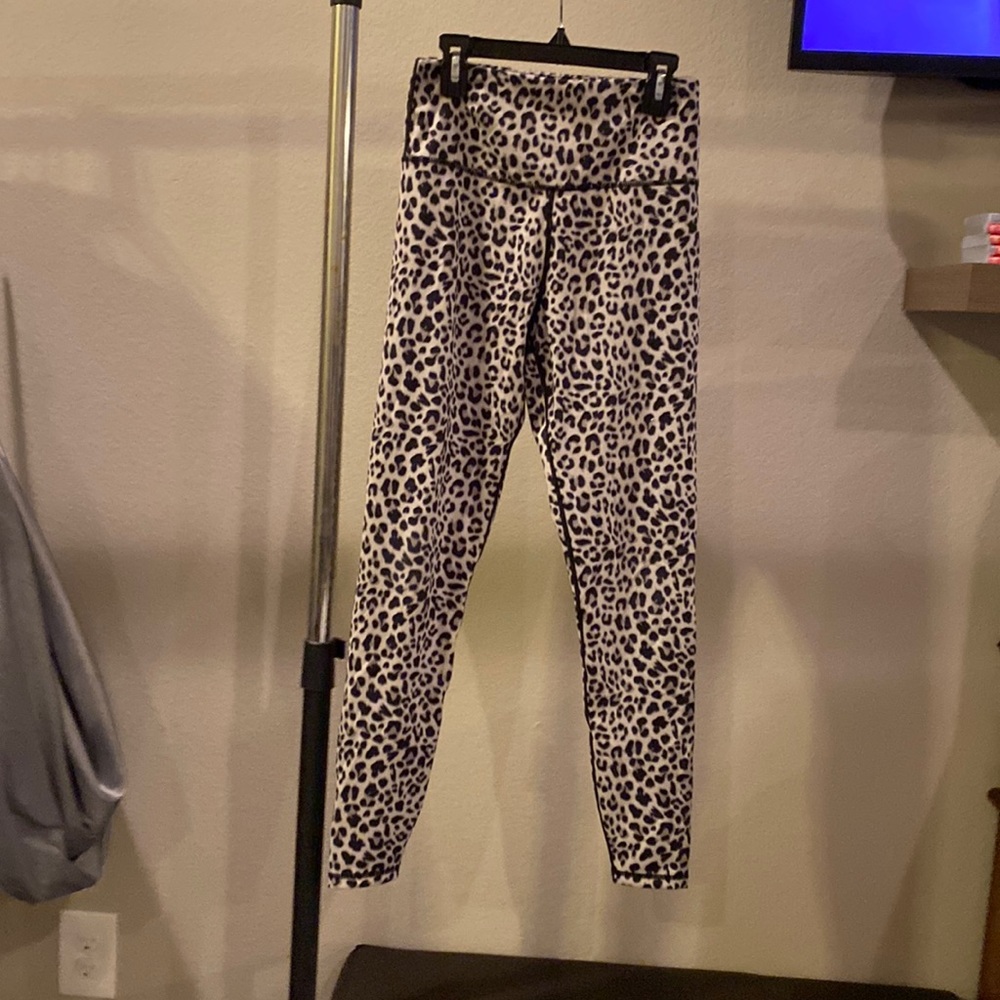 Promover leopard print leggings size small